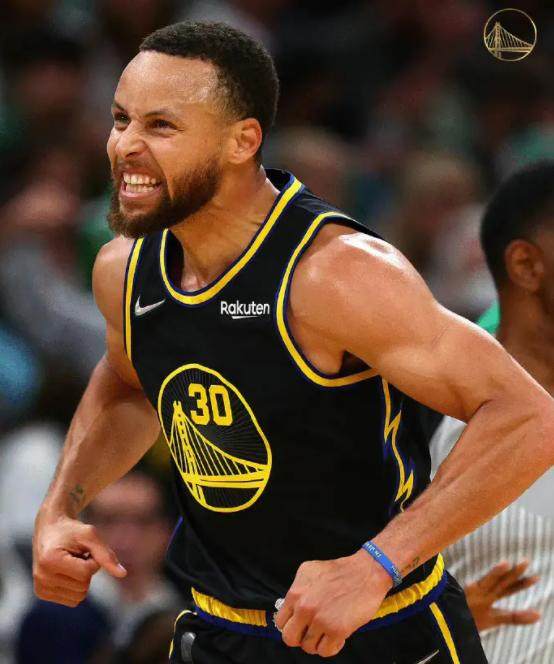 1655382011518053055.png 库里.png