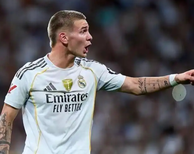 华体会华体会hth-怒喷裁判！或被追加停赛！皇马天才飘了，人菜脾气大，难成新梅西|马斯坦托诺|莱昂内尔·梅西|圣地亚哥-伯纳乌足球场|皇家马德里|伤停补时_新浪体育_新浪新闻