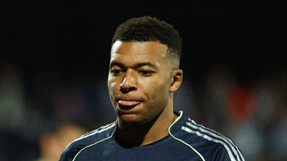 老实人！姆巴佩带伤出战，只为力保阿隆索帅位